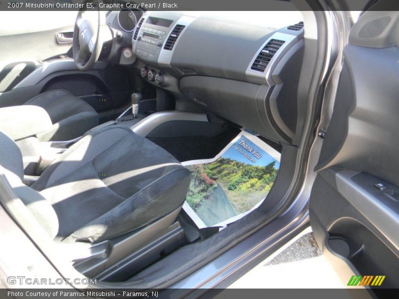 Graphite Gray Pearl / Black 2007 Mitsubishi Outlander ES
