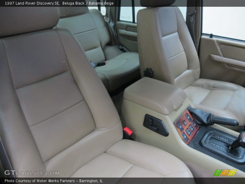 Beluga Black / Bahama Beige 1997 Land Rover Discovery SE