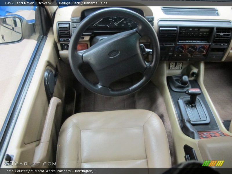 Beluga Black / Bahama Beige 1997 Land Rover Discovery SE