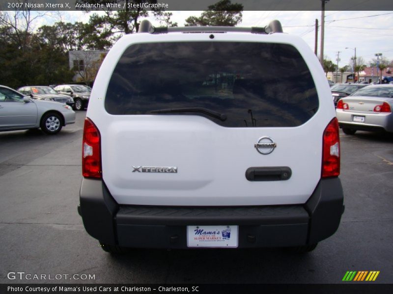 Avalanche White / Steel/Graphite 2007 Nissan Xterra X