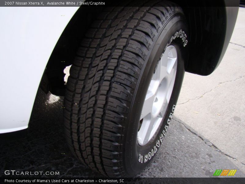 Avalanche White / Steel/Graphite 2007 Nissan Xterra X