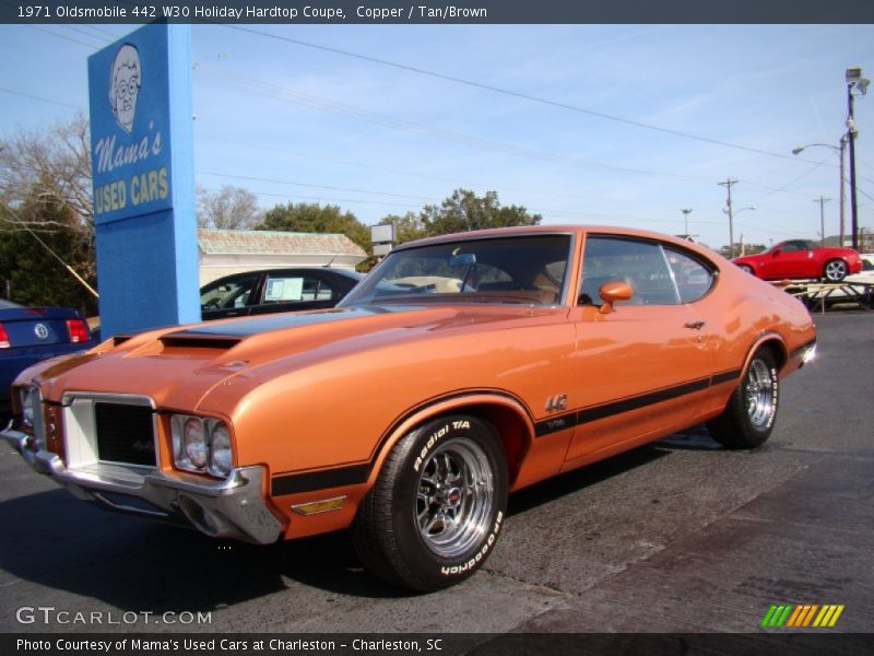 Front 3/4 View of 1971 442 W30 Holiday Hardtop Coupe