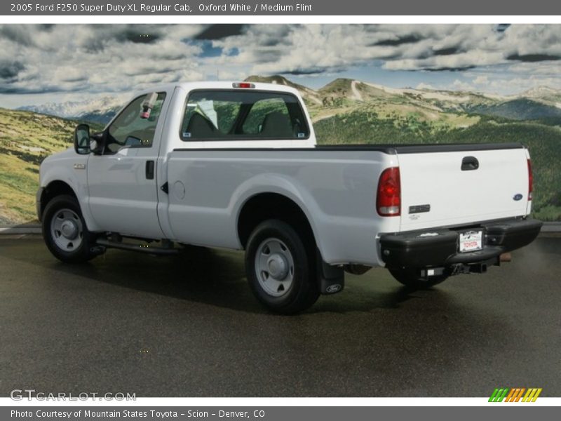 Oxford White / Medium Flint 2005 Ford F250 Super Duty XL Regular Cab