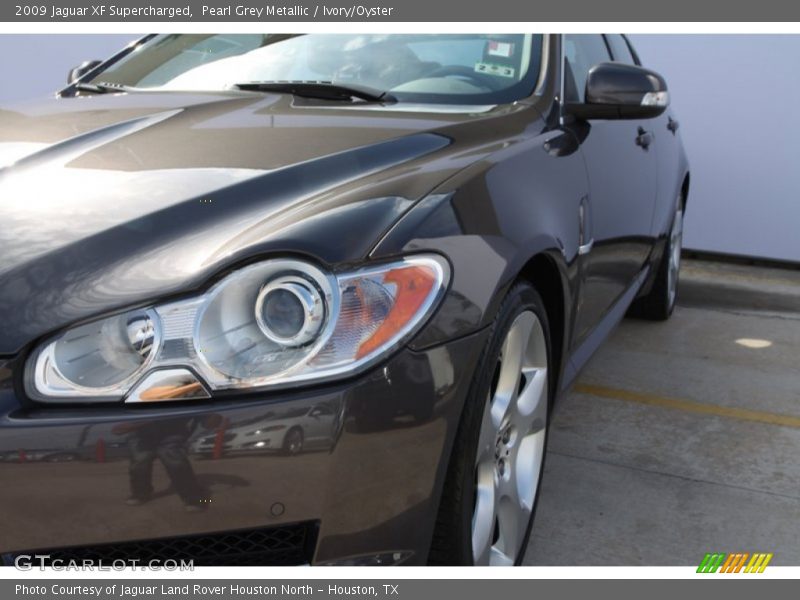 Pearl Grey Metallic / Ivory/Oyster 2009 Jaguar XF Supercharged
