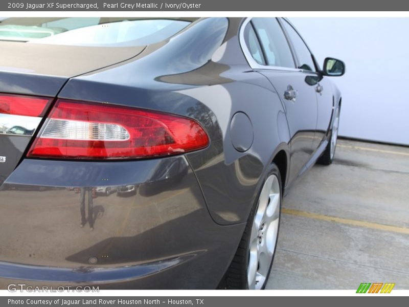 Pearl Grey Metallic / Ivory/Oyster 2009 Jaguar XF Supercharged