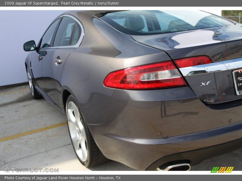 Pearl Grey Metallic / Ivory/Oyster 2009 Jaguar XF Supercharged