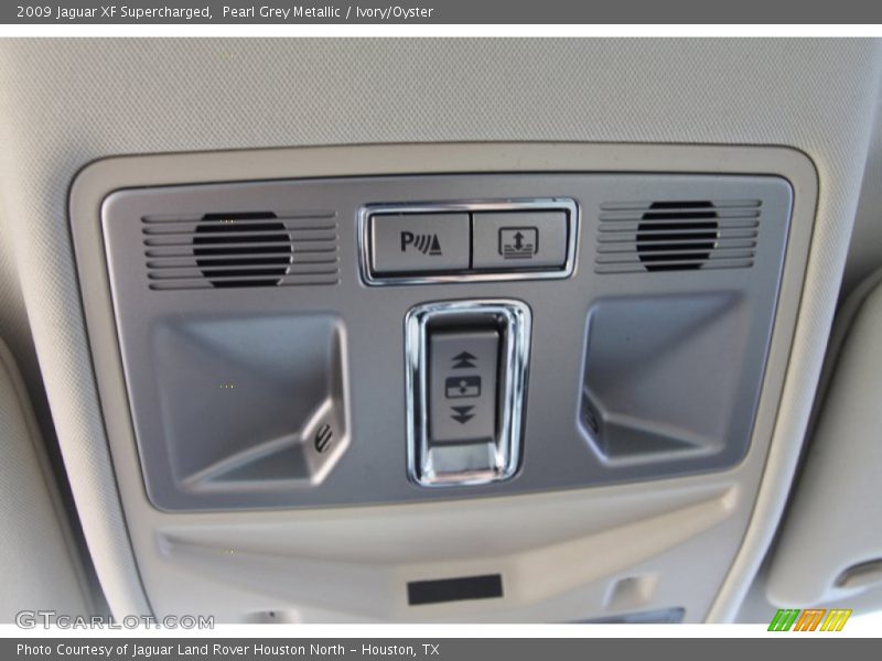 Pearl Grey Metallic / Ivory/Oyster 2009 Jaguar XF Supercharged