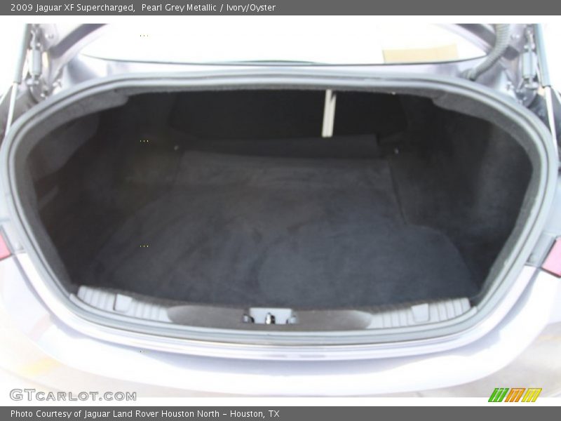  2009 XF Supercharged Trunk