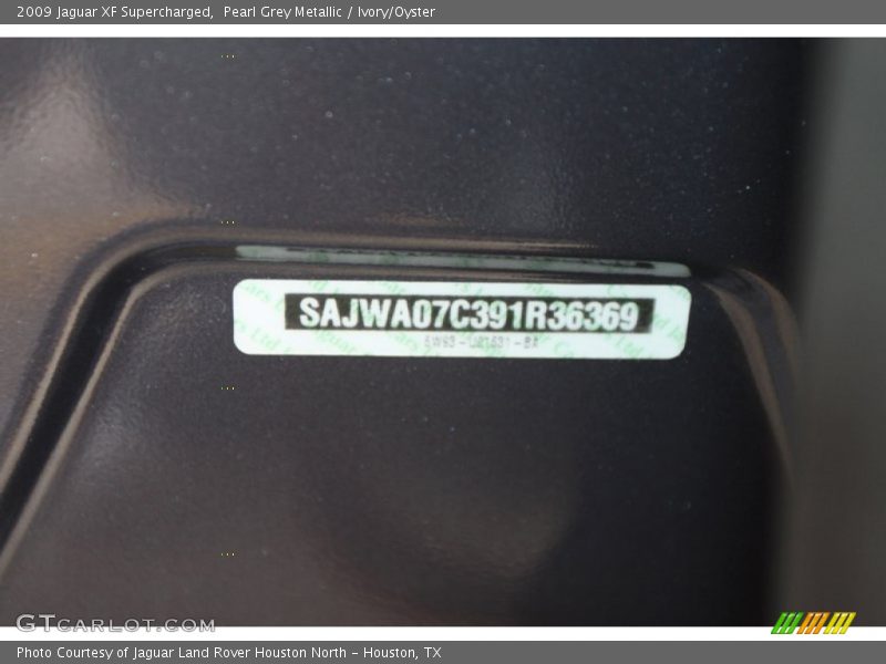 Pearl Grey Metallic / Ivory/Oyster 2009 Jaguar XF Supercharged