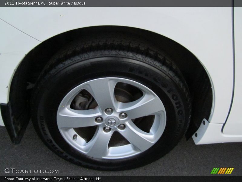 Super White / Bisque 2011 Toyota Sienna V6