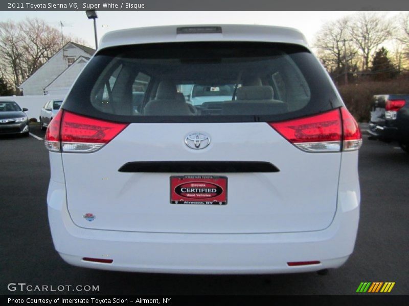 Super White / Bisque 2011 Toyota Sienna V6