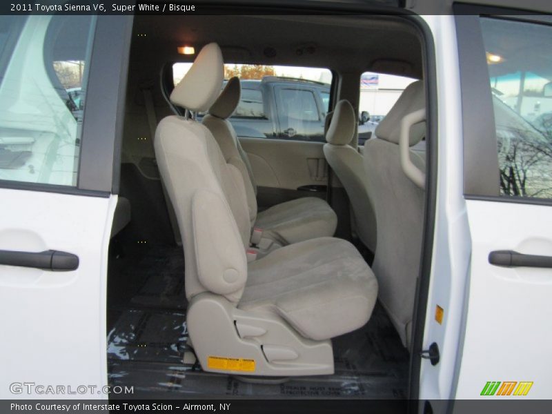 Super White / Bisque 2011 Toyota Sienna V6