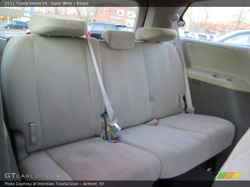 Super White / Bisque 2011 Toyota Sienna V6