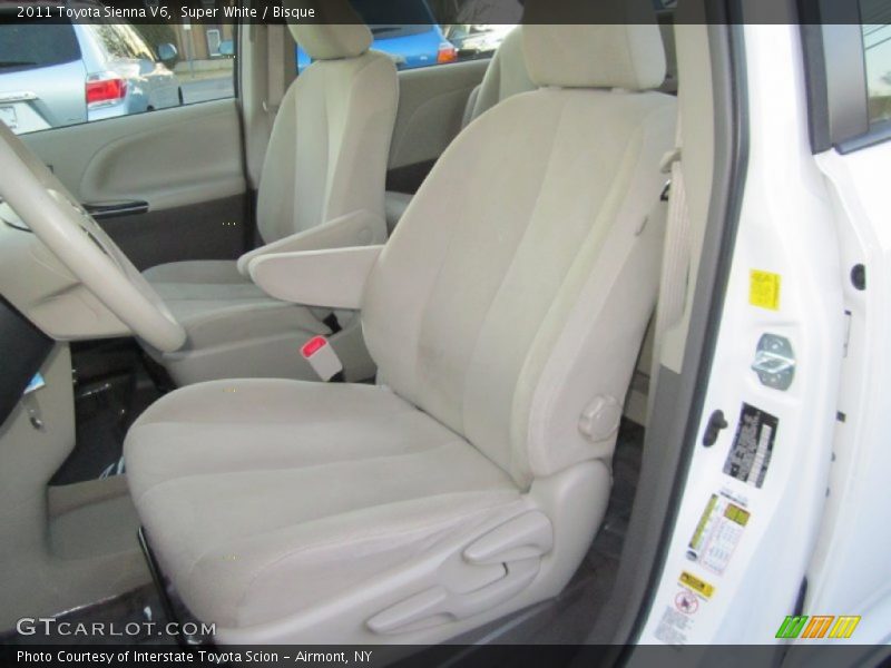 Super White / Bisque 2011 Toyota Sienna V6