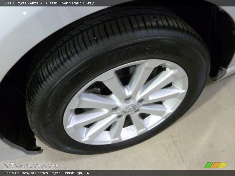 Classic Silver Metallic / Gray 2010 Toyota Venza I4
