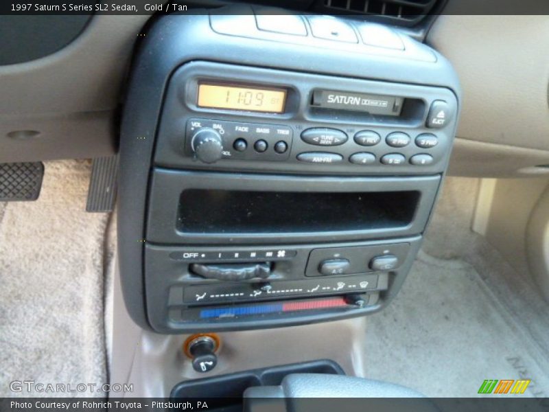 Gold / Tan 1997 Saturn S Series SL2 Sedan