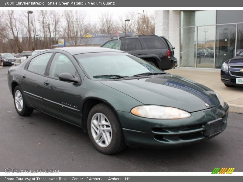 Front 3/4 View of 2000 Intrepid 