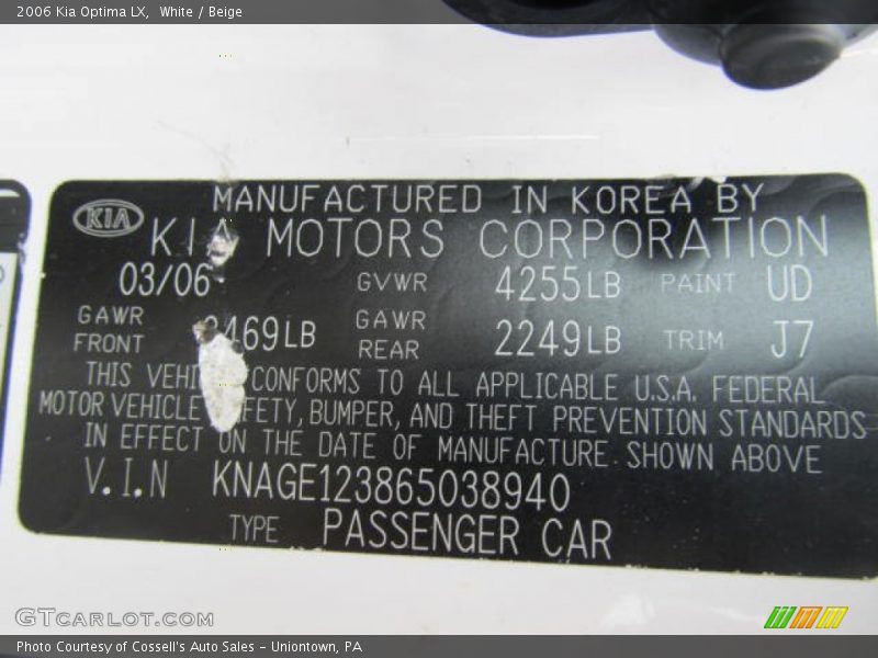White / Beige 2006 Kia Optima LX