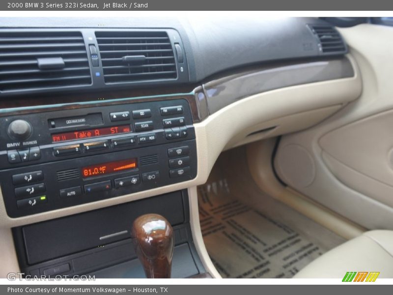 Jet Black / Sand 2000 BMW 3 Series 323i Sedan