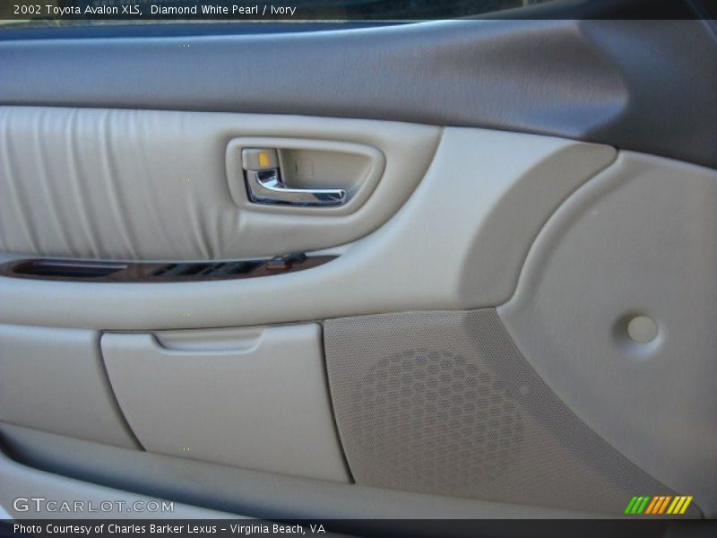 Diamond White Pearl / Ivory 2002 Toyota Avalon XLS