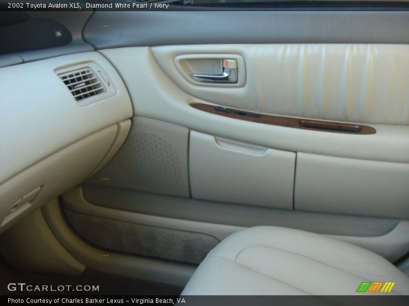 Diamond White Pearl / Ivory 2002 Toyota Avalon XLS