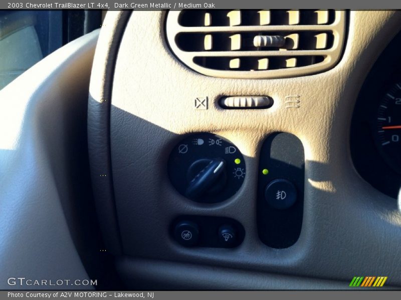 Dark Green Metallic / Medium Oak 2003 Chevrolet TrailBlazer LT 4x4