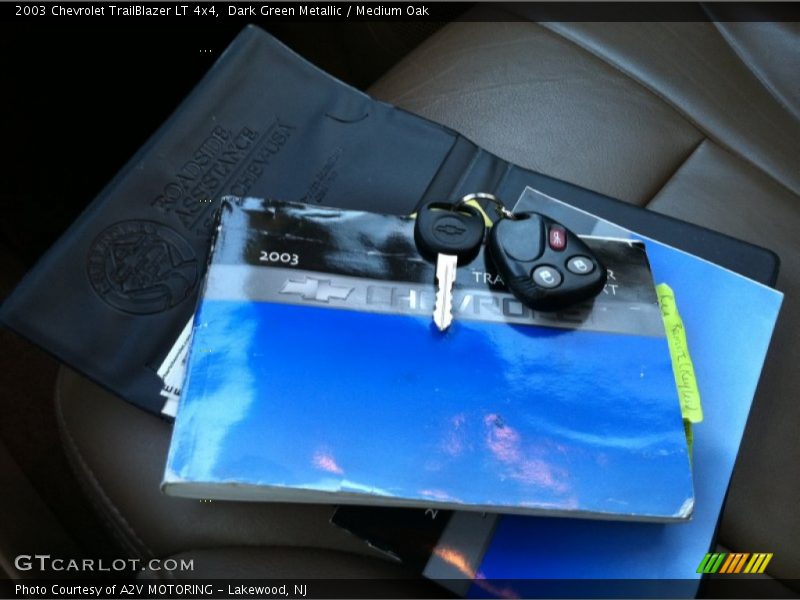 Dark Green Metallic / Medium Oak 2003 Chevrolet TrailBlazer LT 4x4