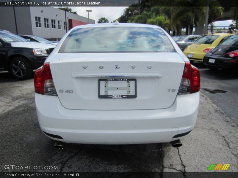 Ice White / Umbra/Calcite Leather 2011 Volvo S40 T5