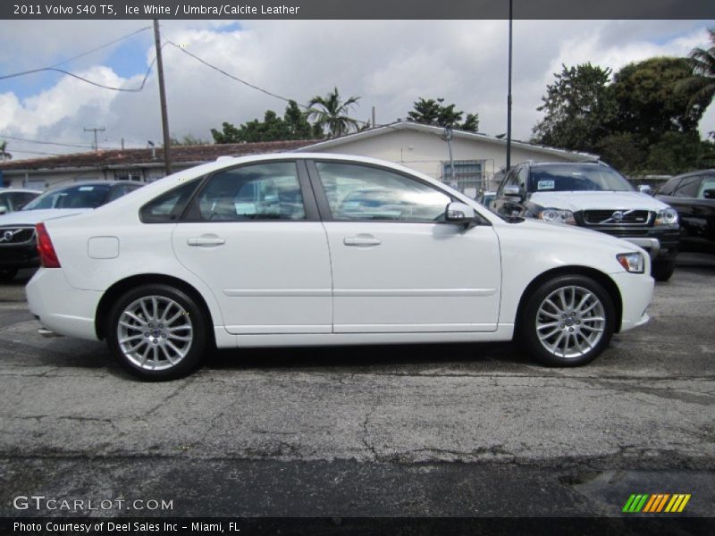 Ice White / Umbra/Calcite Leather 2011 Volvo S40 T5