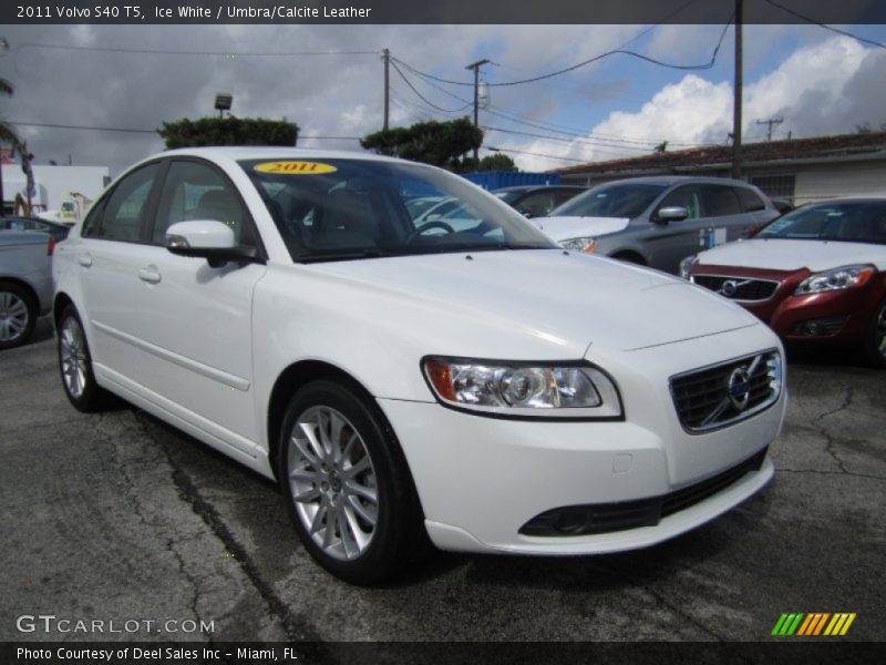 Ice White / Umbra/Calcite Leather 2011 Volvo S40 T5