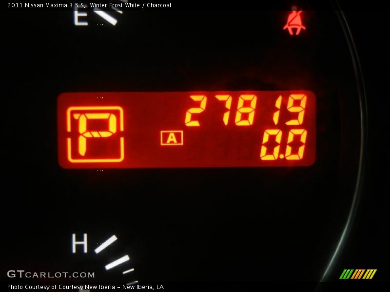 Winter Frost White / Charcoal 2011 Nissan Maxima 3.5 S