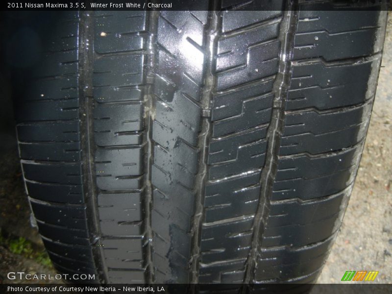 Winter Frost White / Charcoal 2011 Nissan Maxima 3.5 S