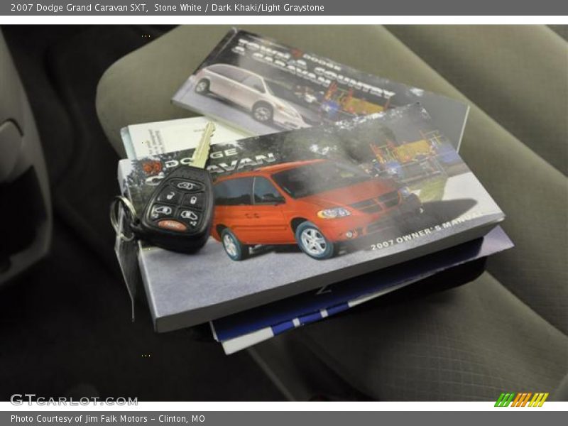 Stone White / Dark Khaki/Light Graystone 2007 Dodge Grand Caravan SXT