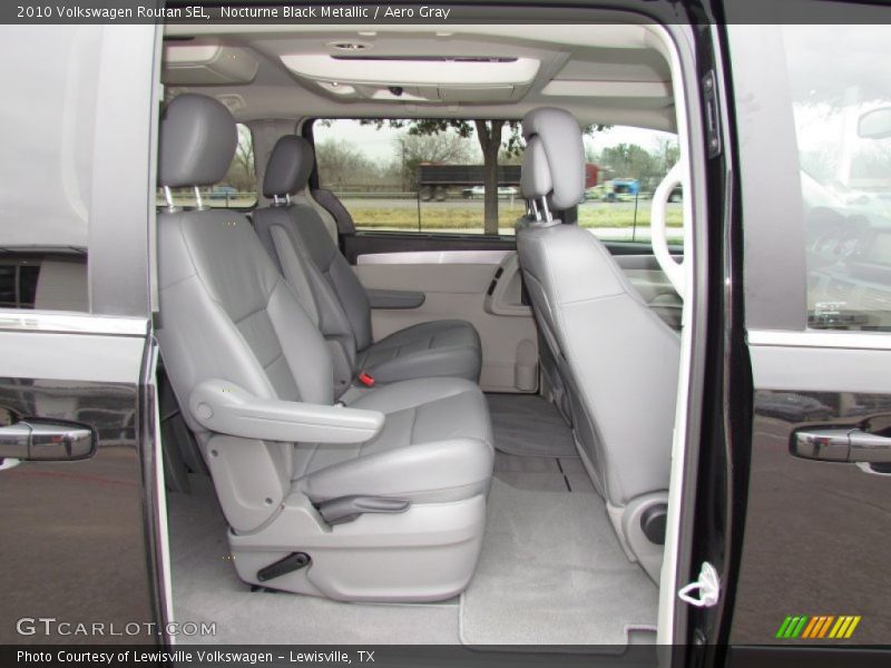  2010 Routan SEL Aero Gray Interior