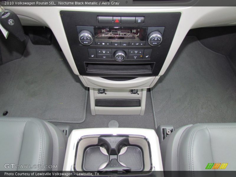 Nocturne Black Metallic / Aero Gray 2010 Volkswagen Routan SEL