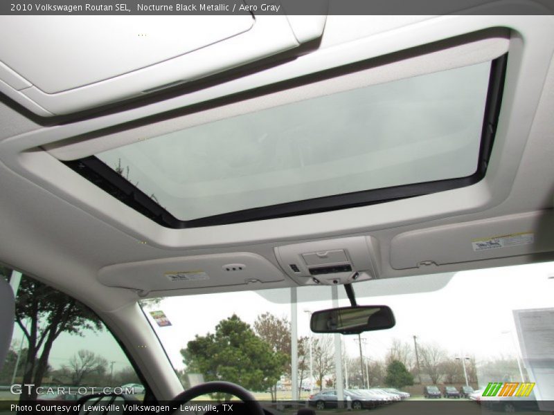 Nocturne Black Metallic / Aero Gray 2010 Volkswagen Routan SEL