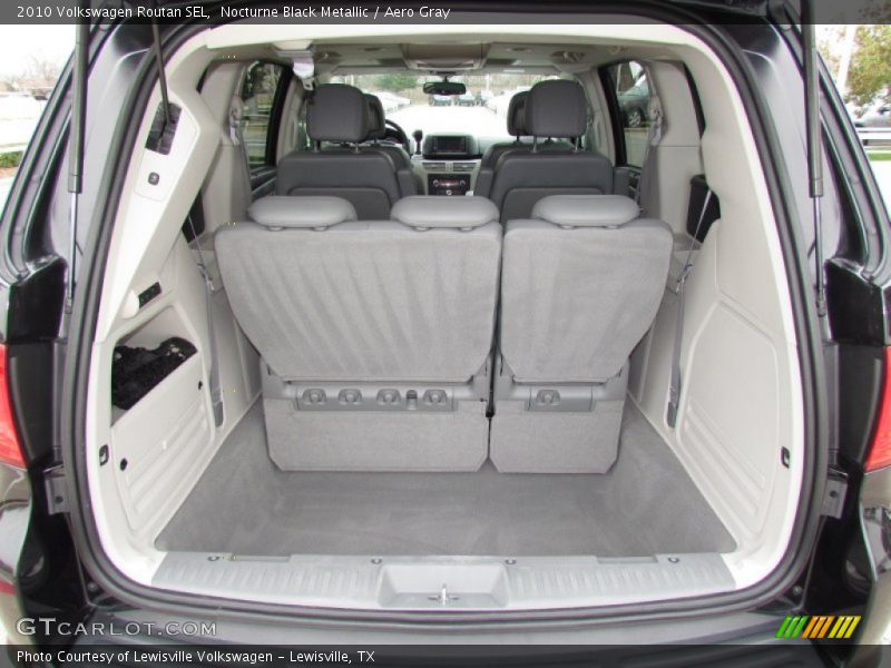 2010 Routan SEL Trunk