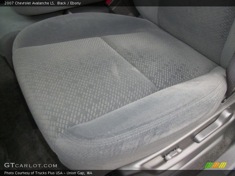 Black / Ebony 2007 Chevrolet Avalanche LS