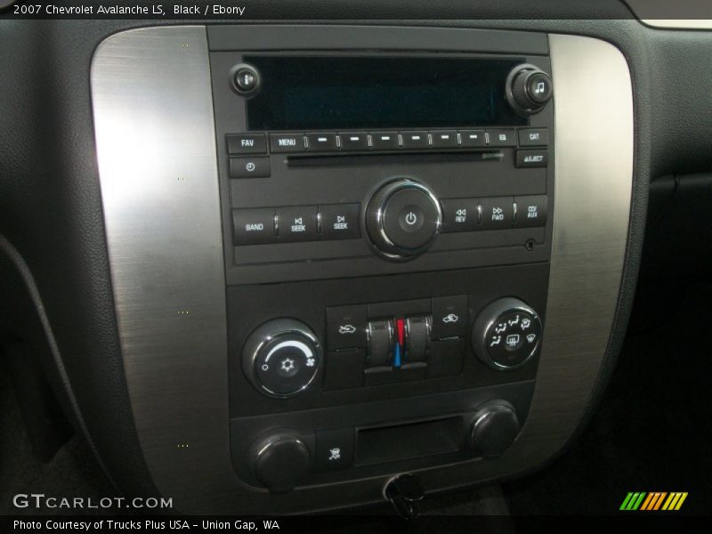 Black / Ebony 2007 Chevrolet Avalanche LS
