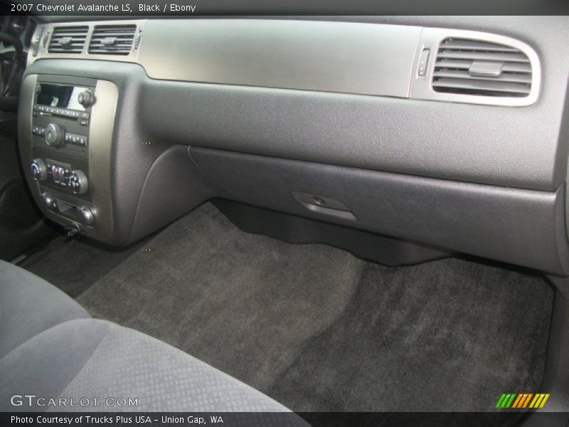 Black / Ebony 2007 Chevrolet Avalanche LS