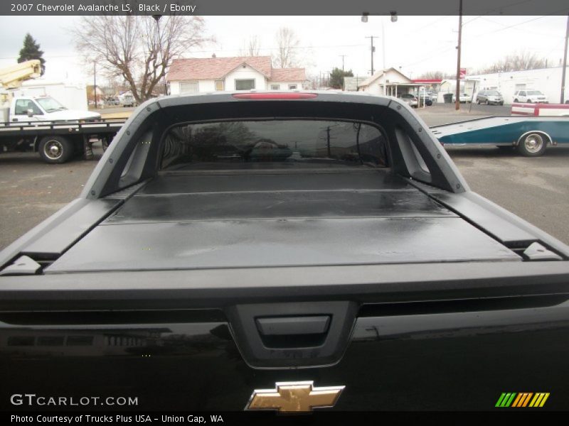 Black / Ebony 2007 Chevrolet Avalanche LS