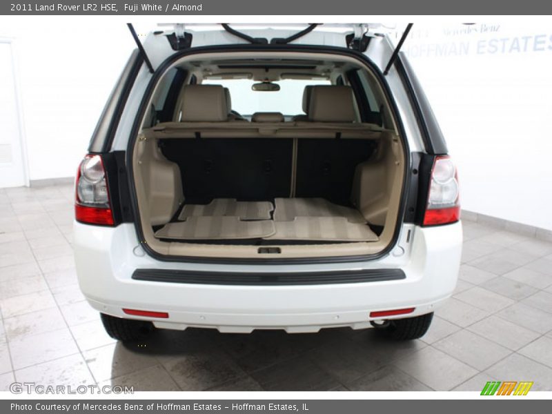 Fuji White / Almond 2011 Land Rover LR2 HSE
