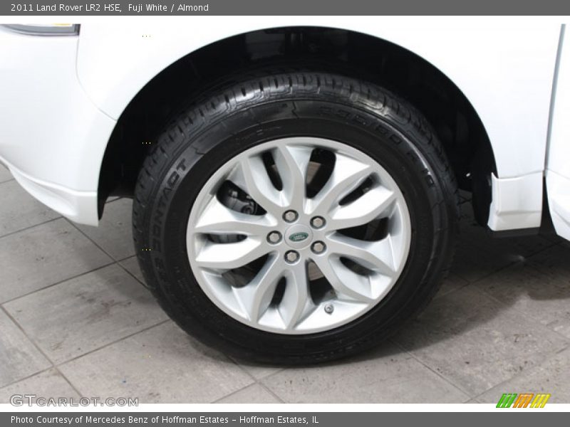 Fuji White / Almond 2011 Land Rover LR2 HSE