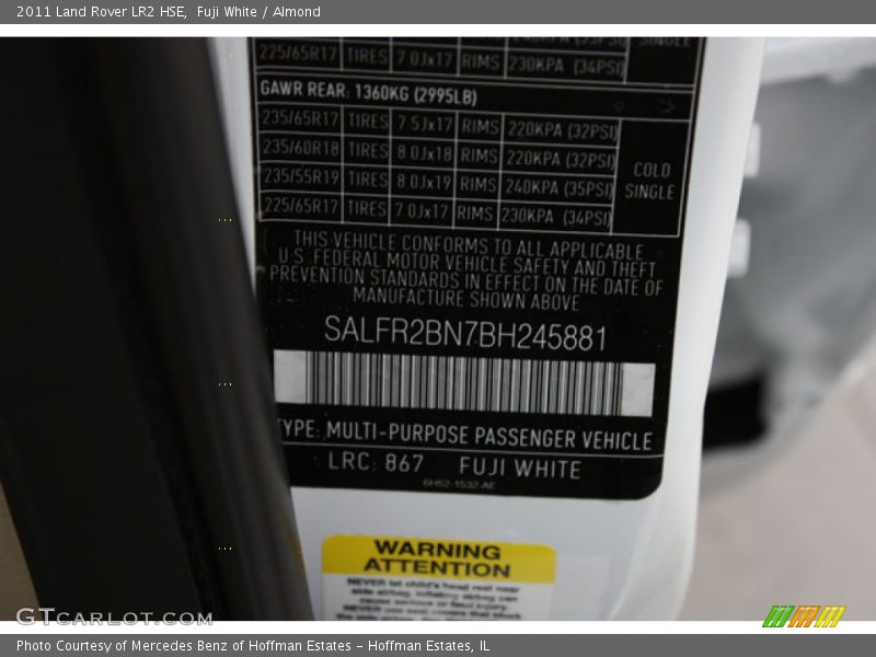 Fuji White / Almond 2011 Land Rover LR2 HSE