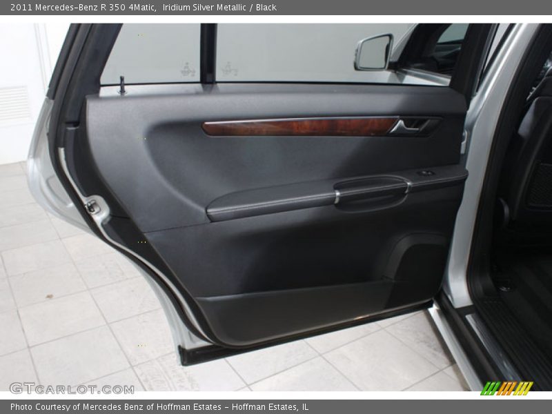 Iridium Silver Metallic / Black 2011 Mercedes-Benz R 350 4Matic