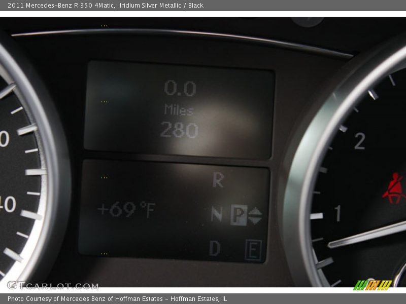 Iridium Silver Metallic / Black 2011 Mercedes-Benz R 350 4Matic