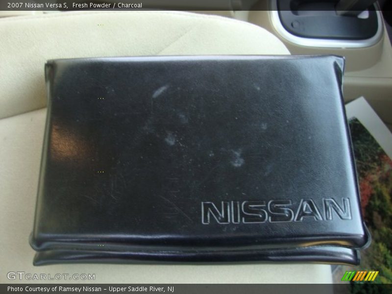 Fresh Powder / Charcoal 2007 Nissan Versa S