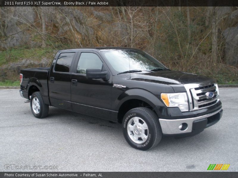 Front 3/4 View of 2011 F150 XLT SuperCrew