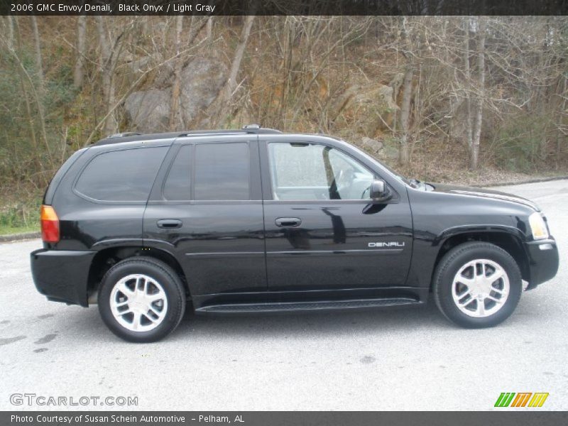 Black Onyx / Light Gray 2006 GMC Envoy Denali