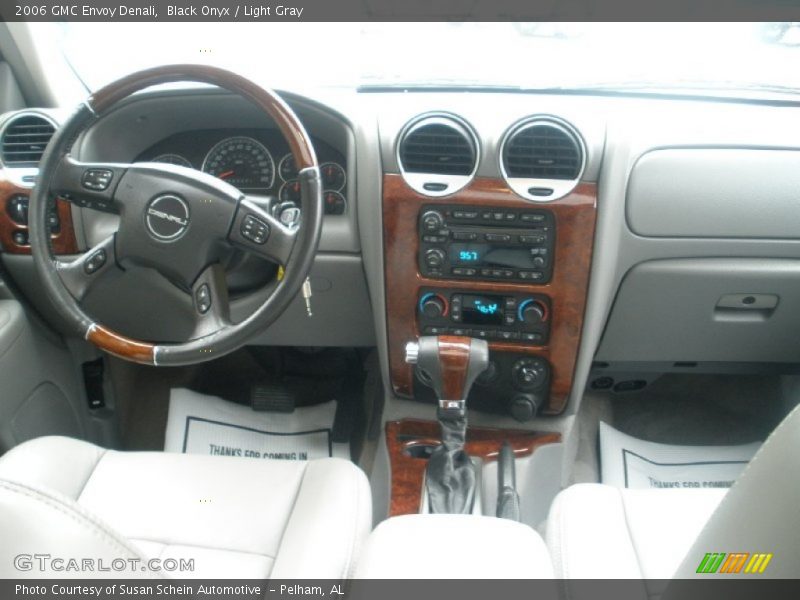 Black Onyx / Light Gray 2006 GMC Envoy Denali